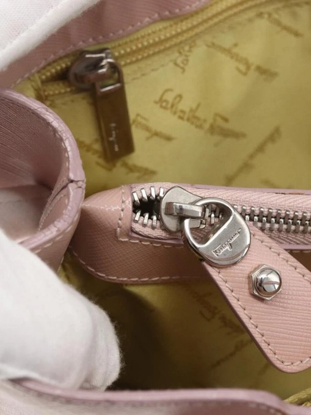 Salvatore Ferragamo Gancini Hand Bag Leather Pink Silver Auth 159143 - Picture 10 of 16